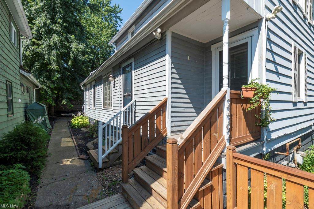 2462 7 Street - Photo 1
