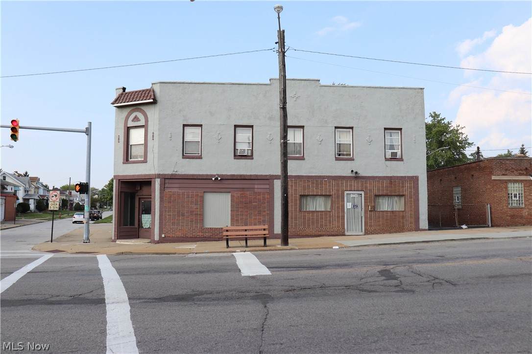 8601 Garfield Boulevard - Photo 1