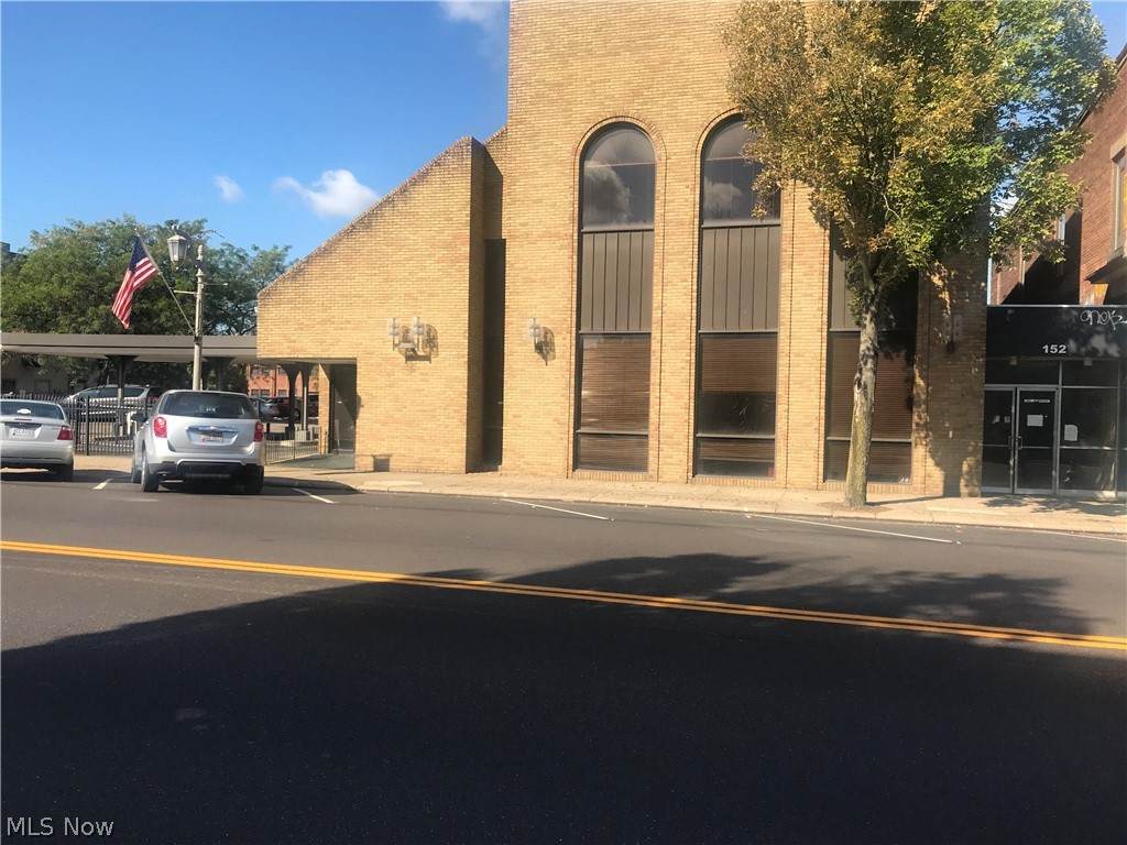 152 Broadway Street - Photo 1
