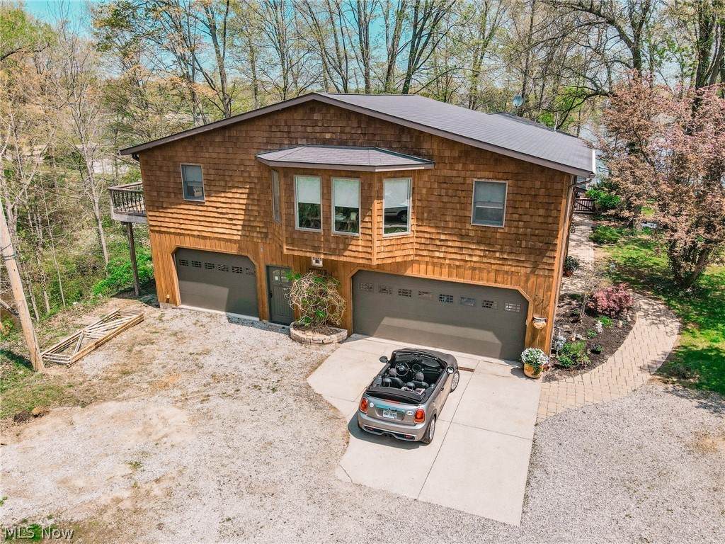 577 Driftwood Drive - Photo 1