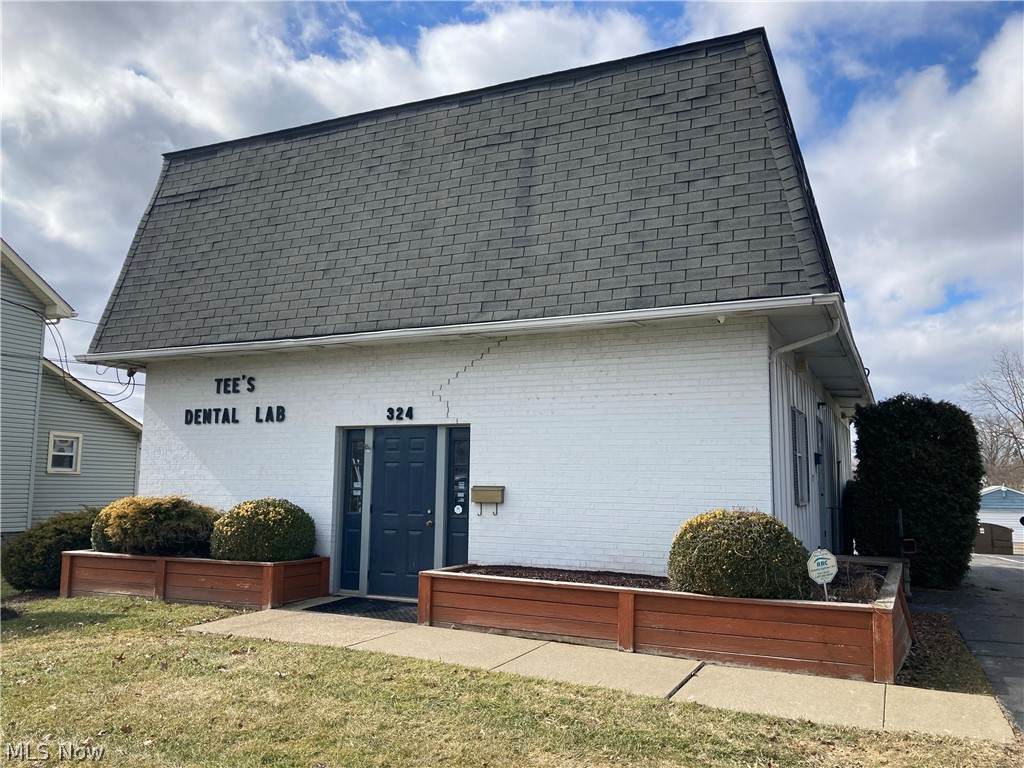 324 Vienna Avenue - Photo 1