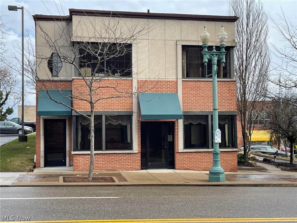 610 Market Avenue - Photo 1