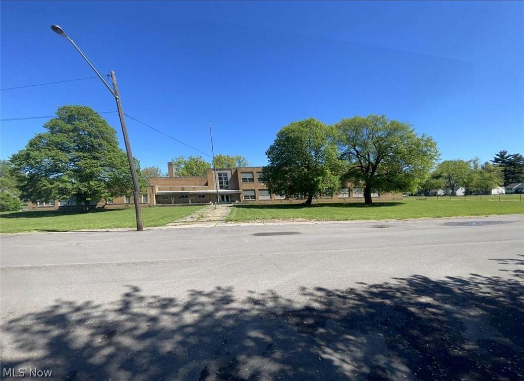 1501 31st Street - Photo 1