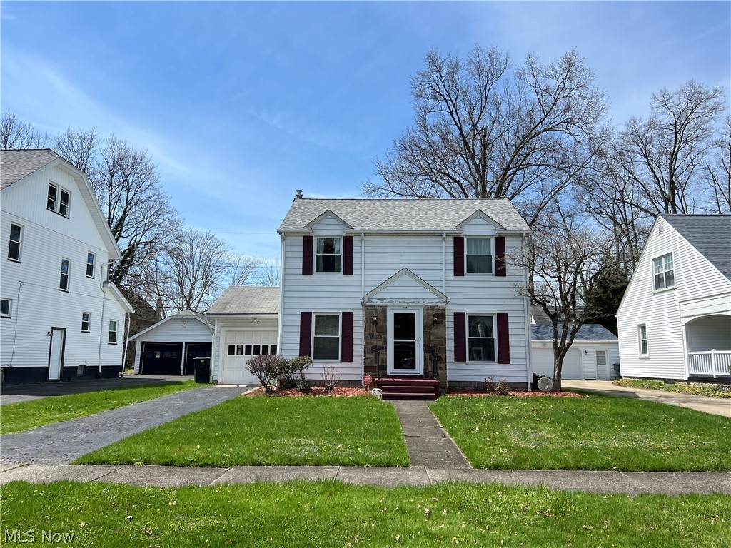 209 Genesee Avenue - Photo 1
