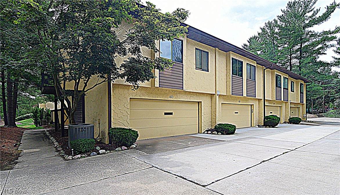 615 Hampton Ridge Drive - Photo 1