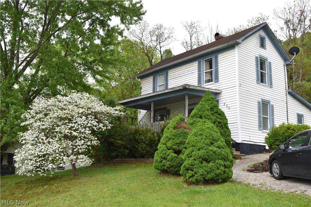 111 Groves Avenue - Photo 1