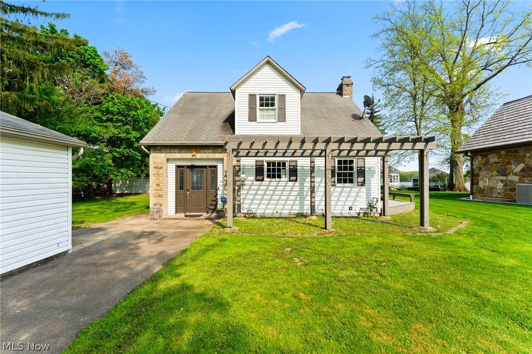 257 Shore Drive - Photo 1