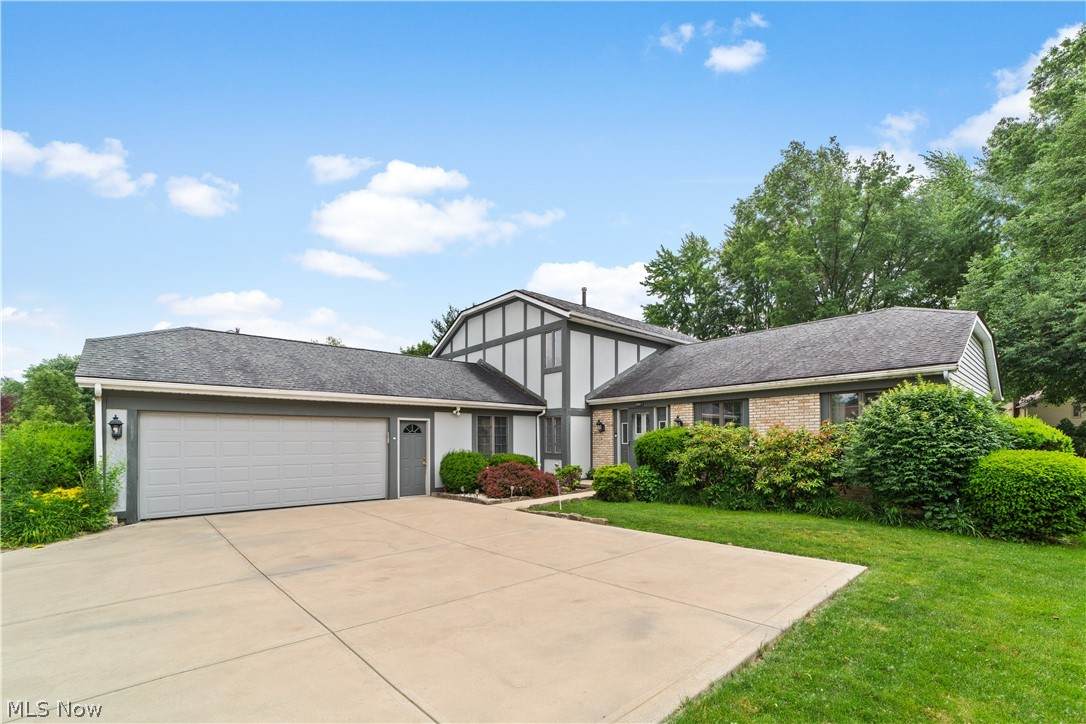 28811 Brockway Drive - Photo 1