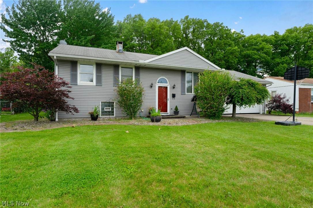 552 Notre Dame Avenue - Photo 1