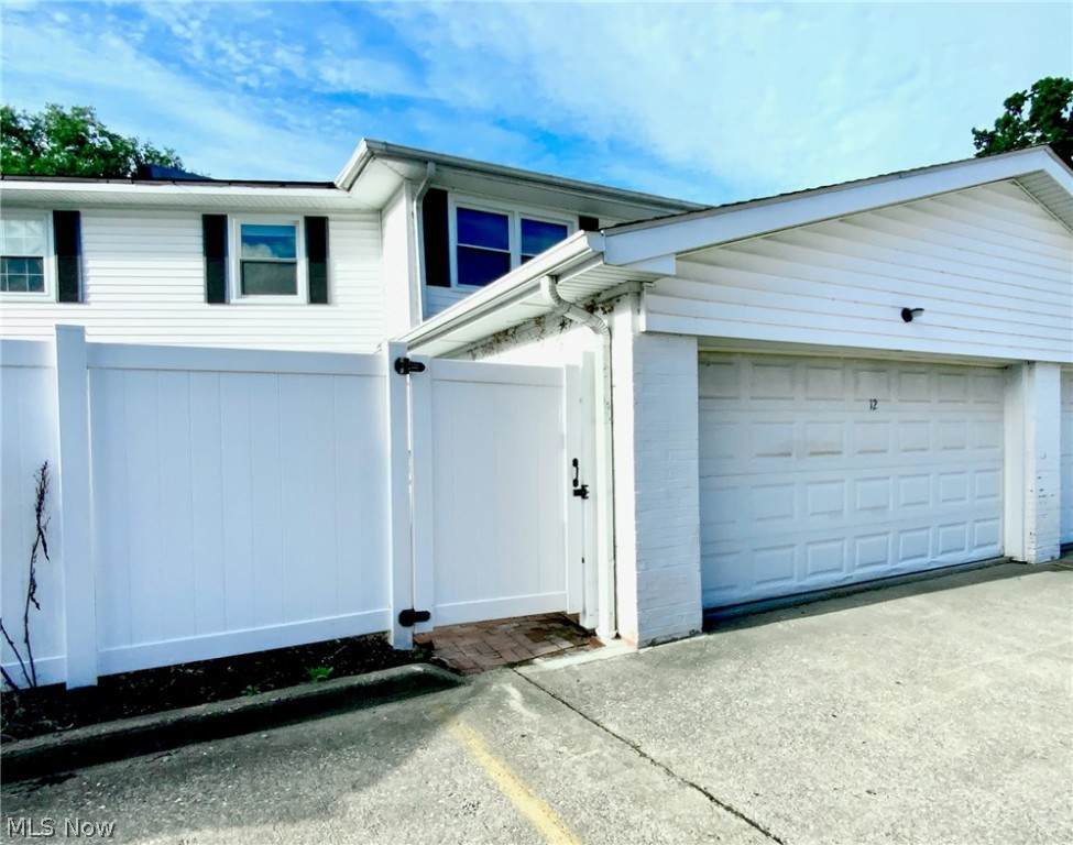 7 Meadowlawn Drive - Photo 1