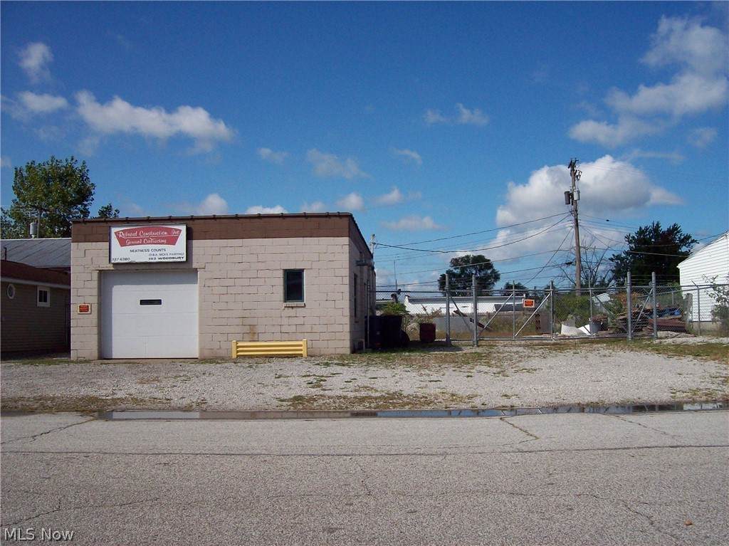 153 Woodbury Street - Photo 1