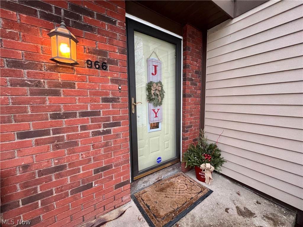 966 Hampton Ridge Drive - Photo 1