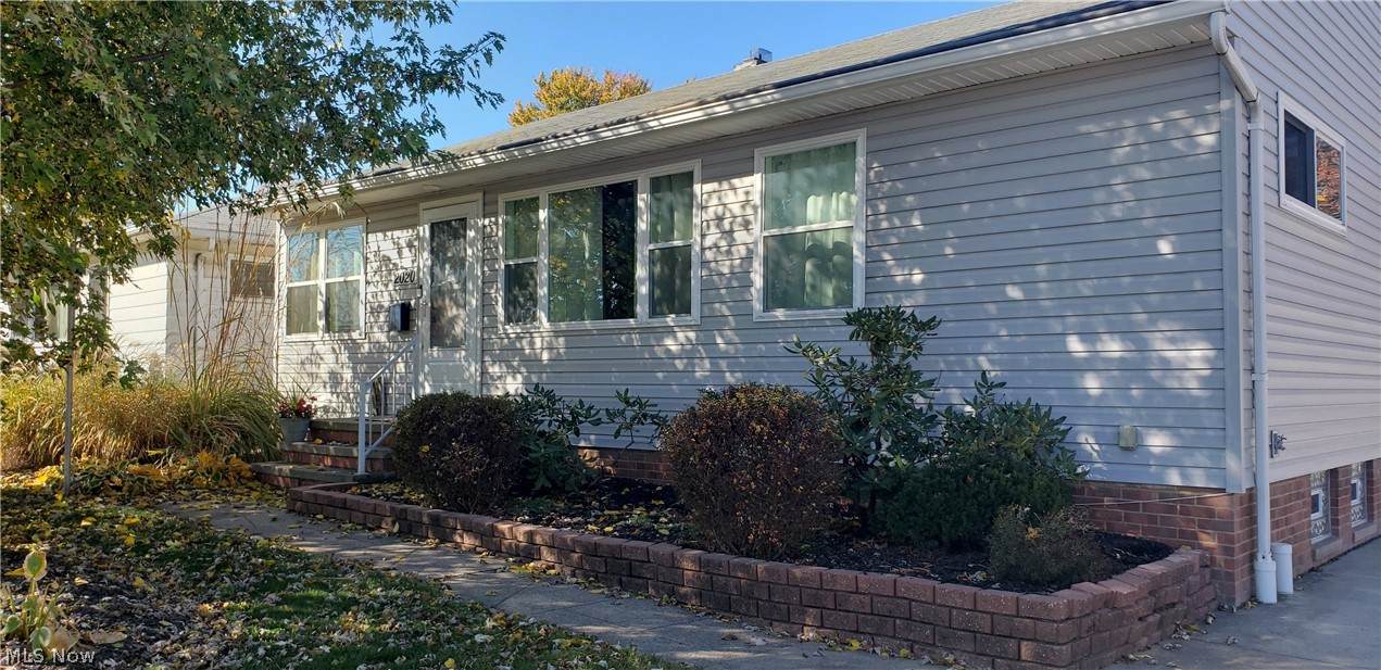 2020 Lincoln Avenue - Photo 1