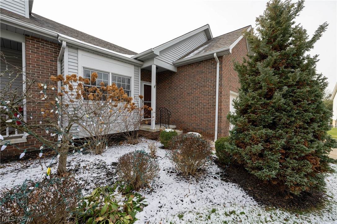 335 Earlington Circle - Photo 1