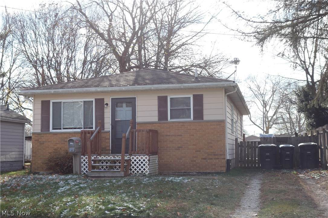 902 Sutherland Avenue - Photo 1