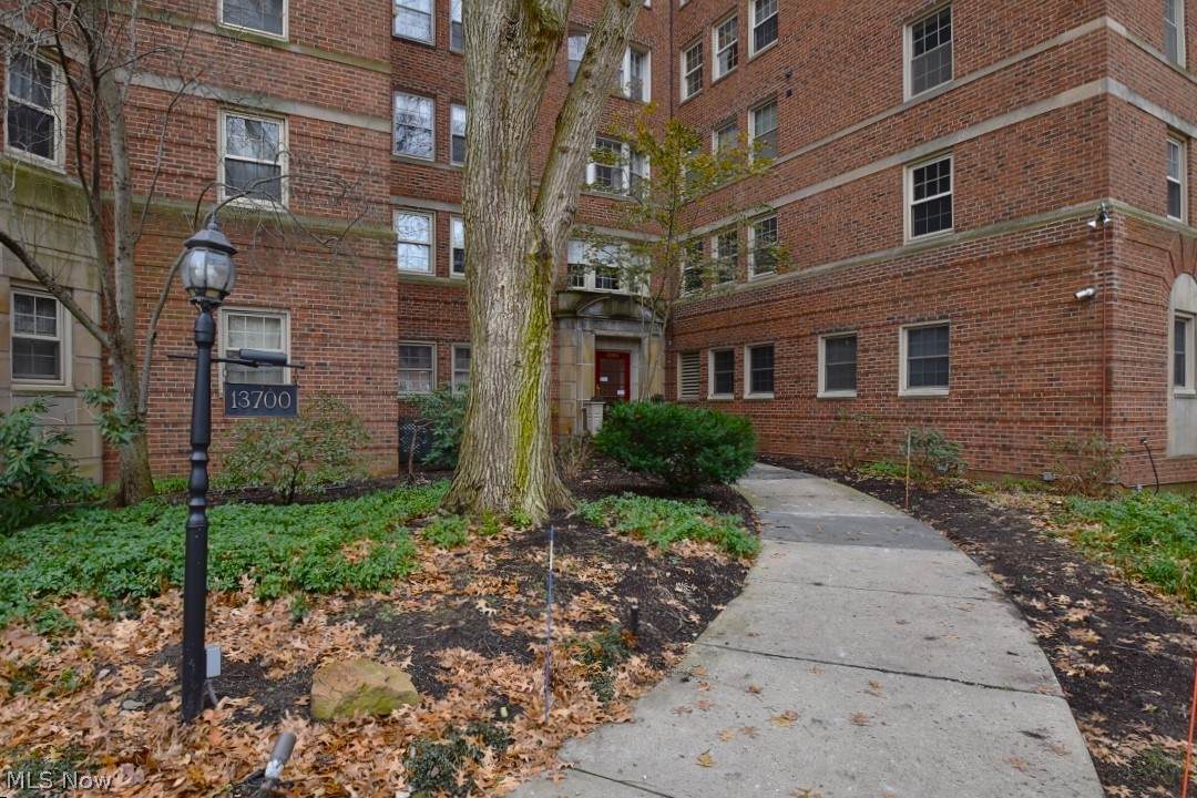 13700 Shaker Boulevard - Photo 1
