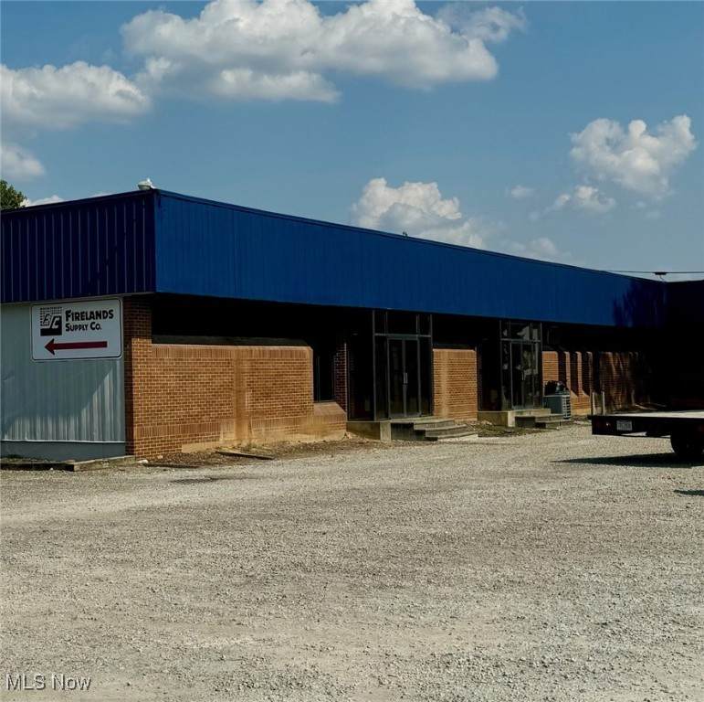1101 Woodlawn - Photo 1