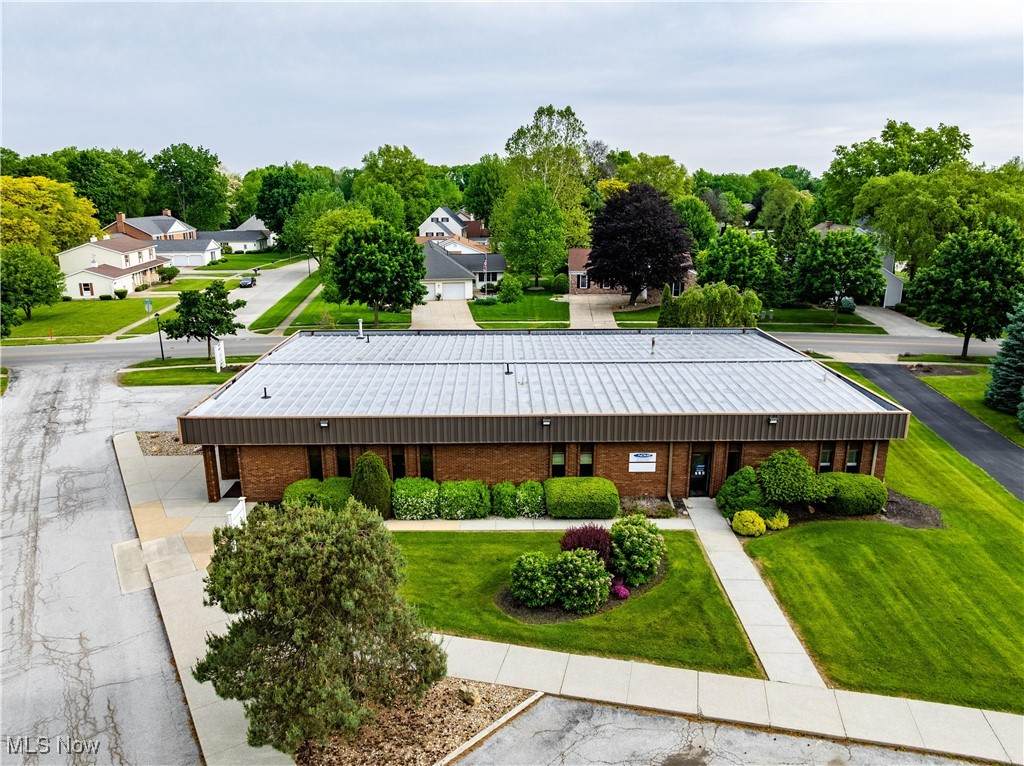 34 Executive Drive - Photo 1