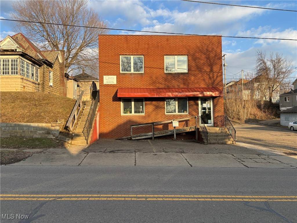423 B 11th Street - Photo 1