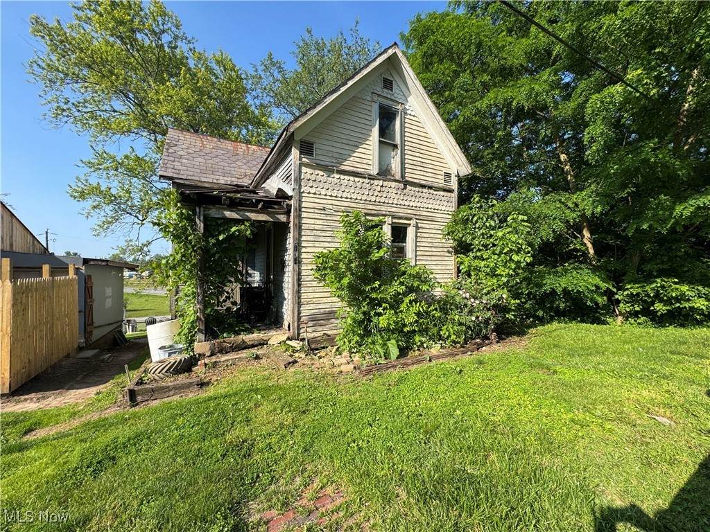 135 Finley Avenue - Photo 1