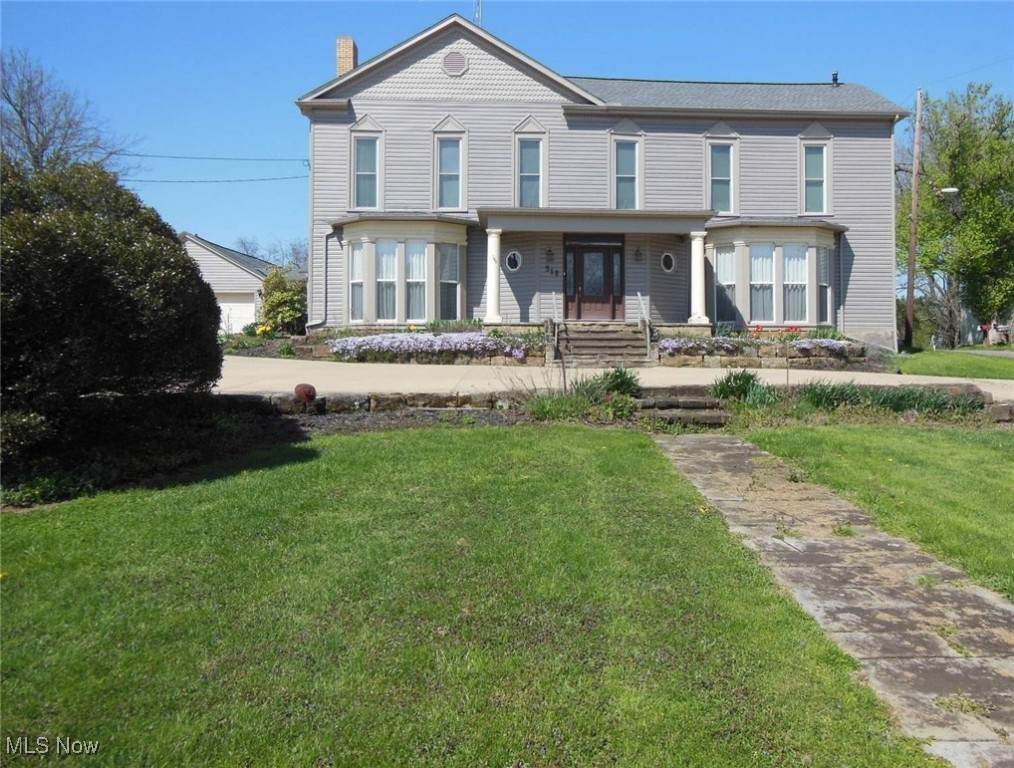 518 Hill Street - Photo 1