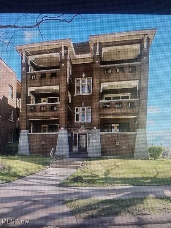 1357 East Boulevard - Photo 1