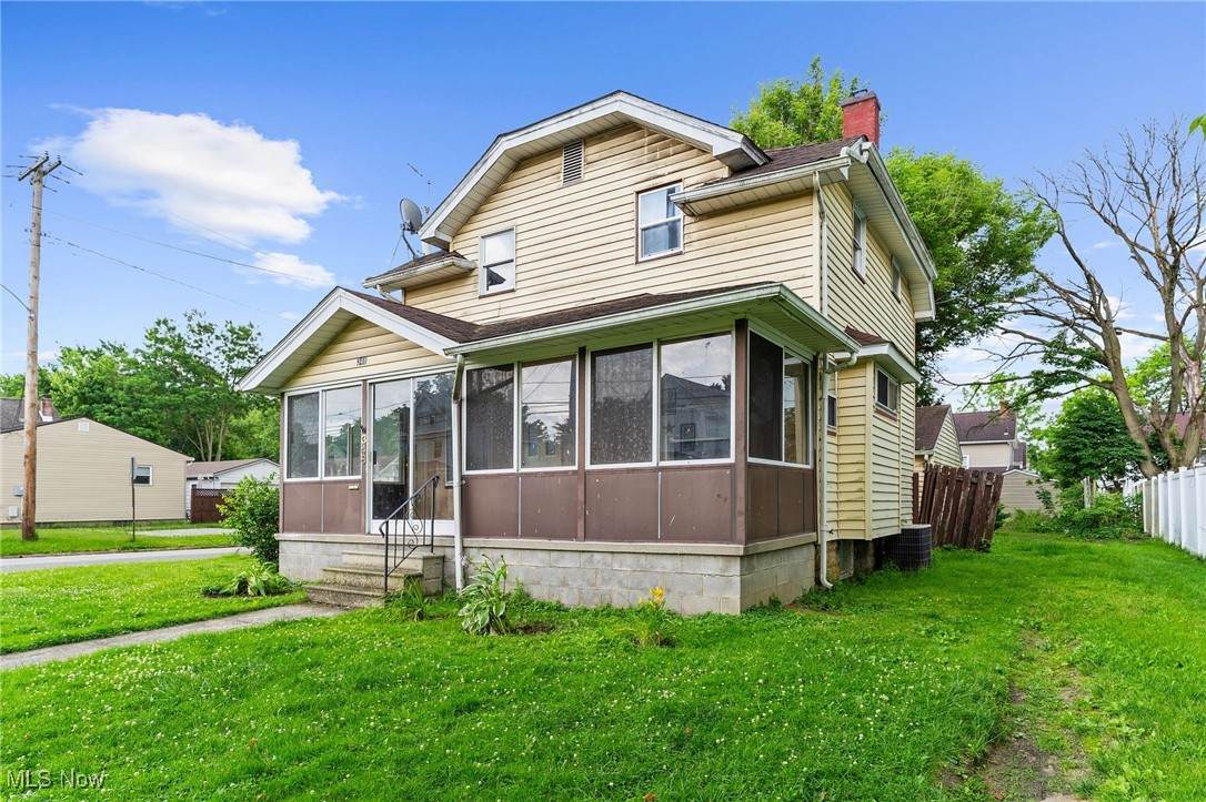 348 Arlington Boulevard - Photo 1