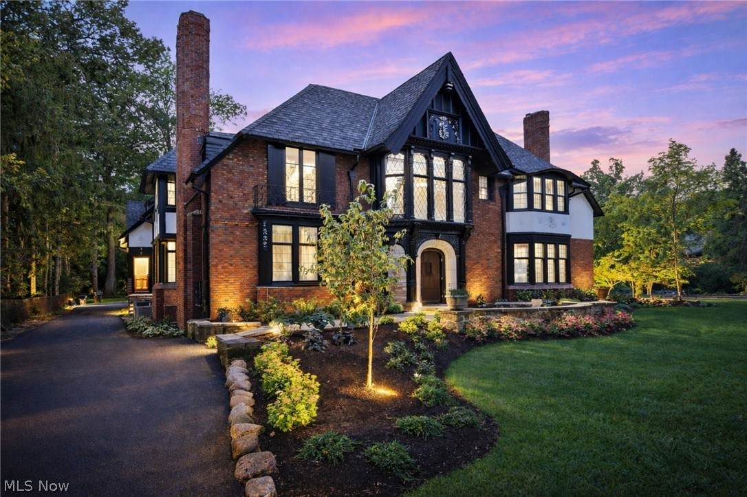 2970 Fairmount Boulevard - Photo 1