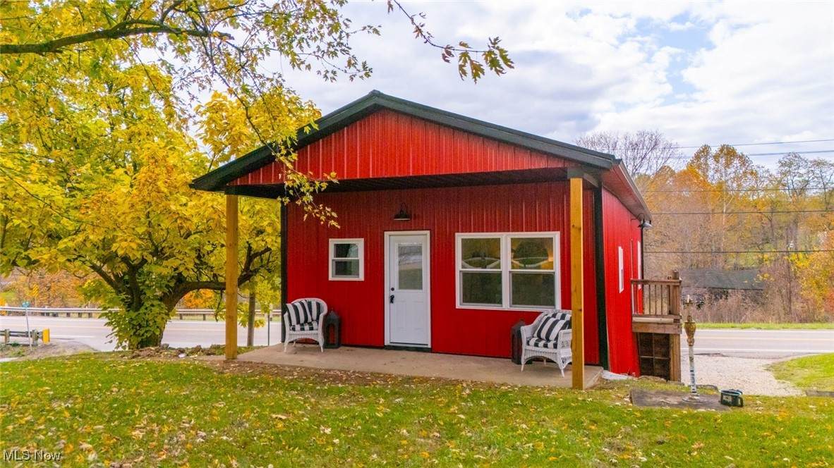 45223 Oak Avenue - Photo 1