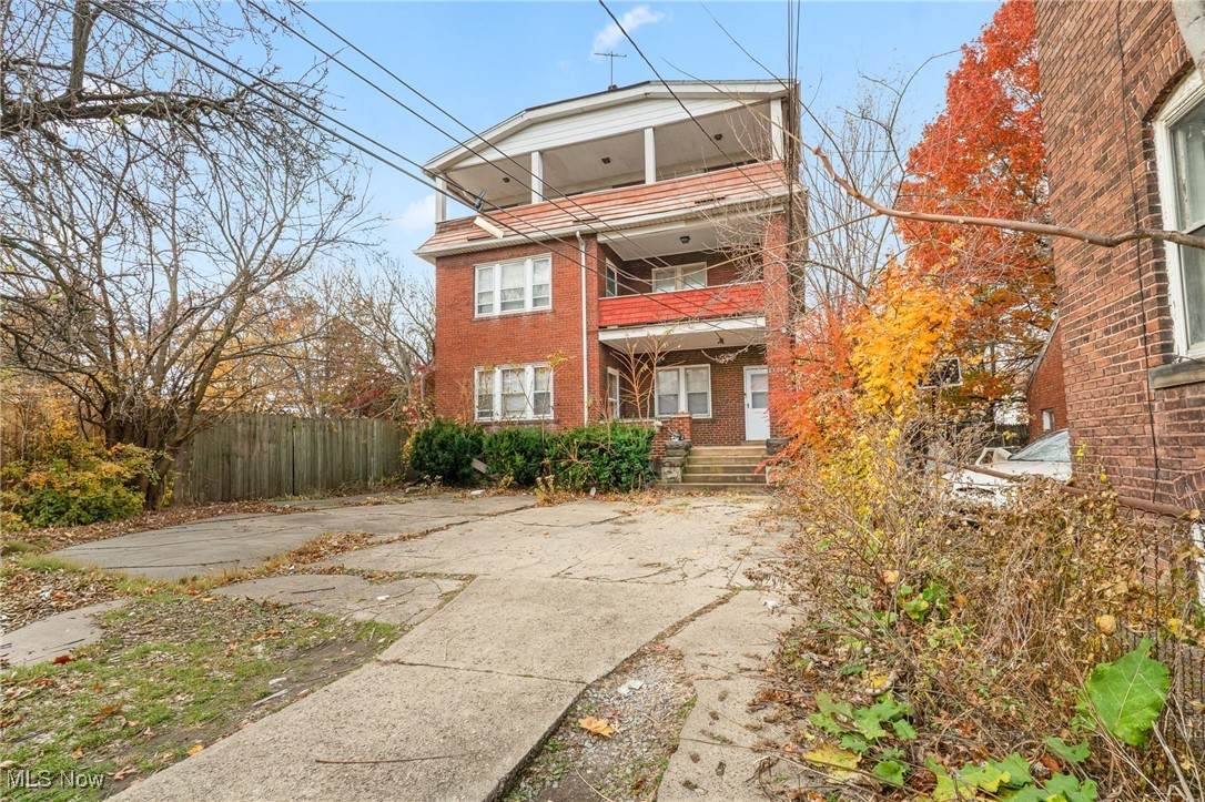 15709 Halliday Avenue - Photo 1