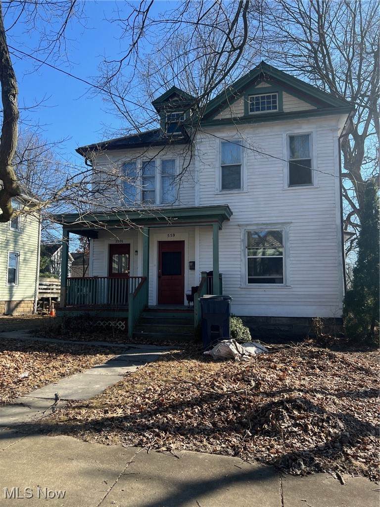 559 Perry Street - Photo 1