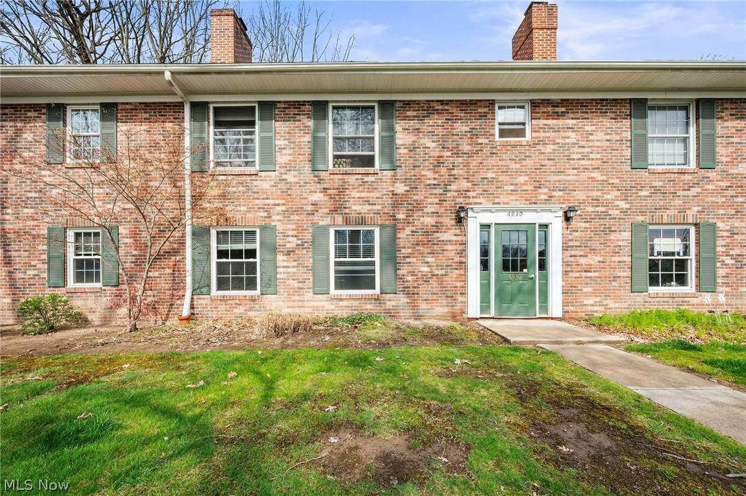 6930 Carriage Hill Drive - Photo 1