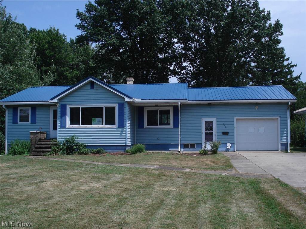 716 Chestnut Street - Photo 1