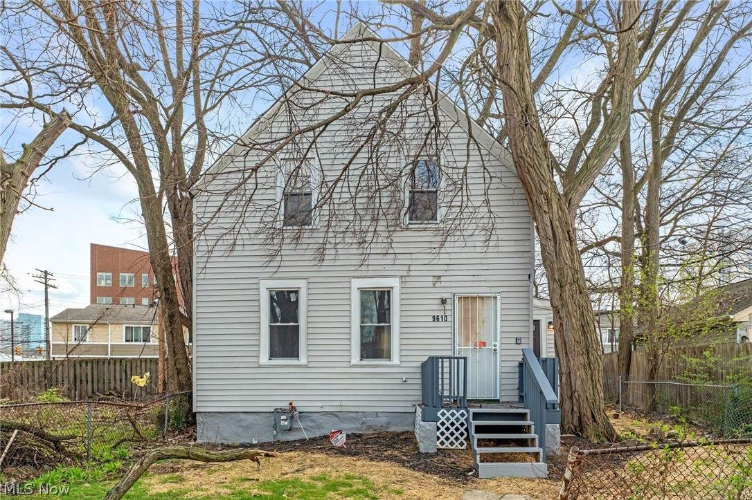 9610 Edmunds Avenue - Photo 1