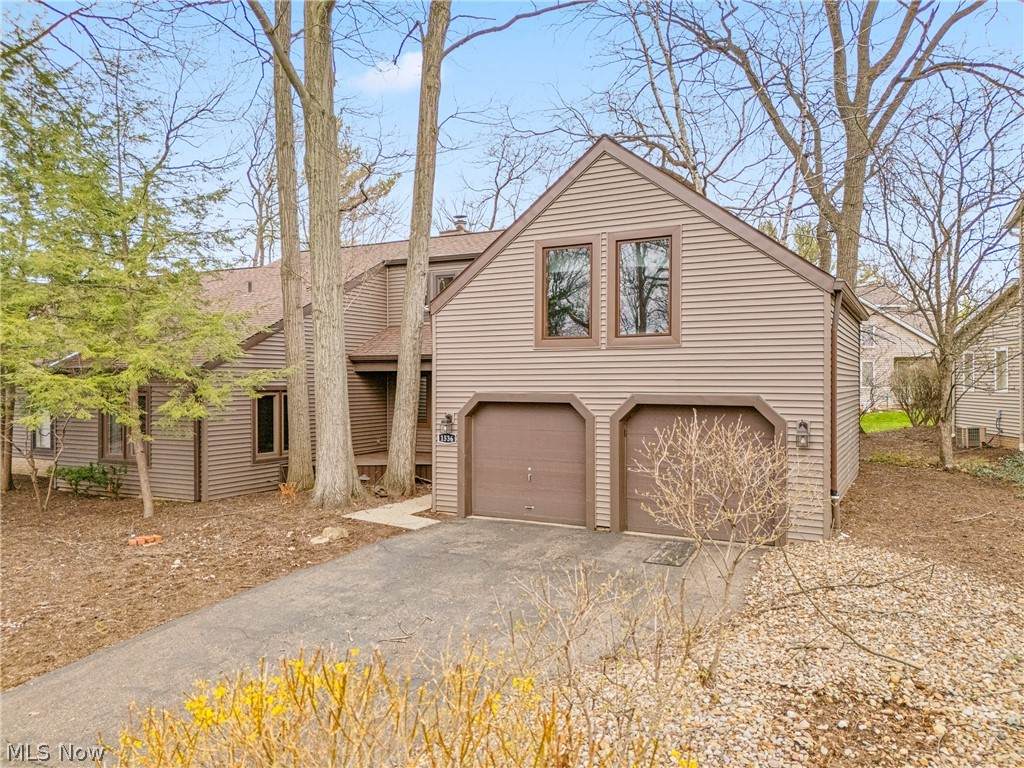 1536 Baycrest Drive - Photo 1