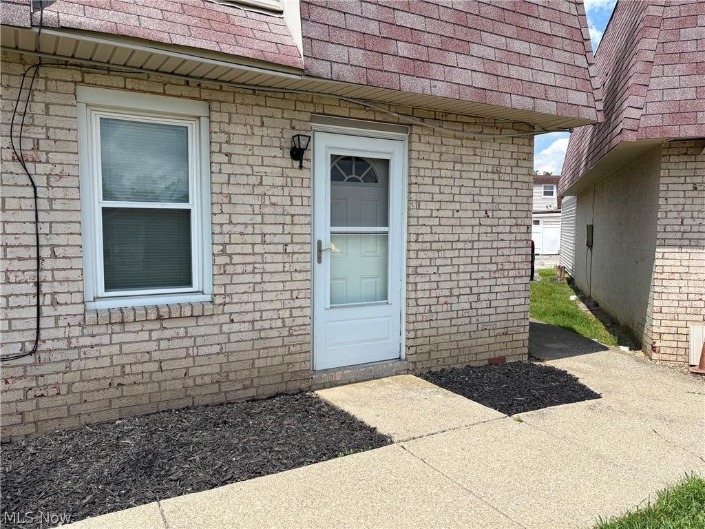 4263 Bennington Boulevard - Photo 1