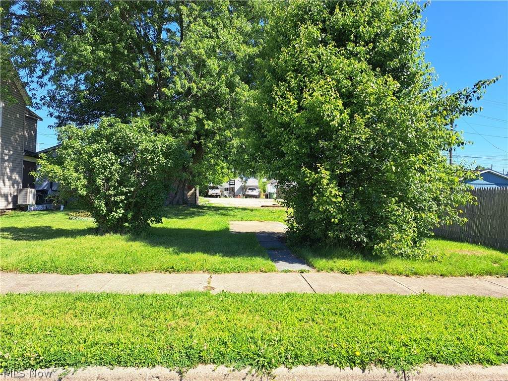 1413 Beckett Avenue - Photo 1