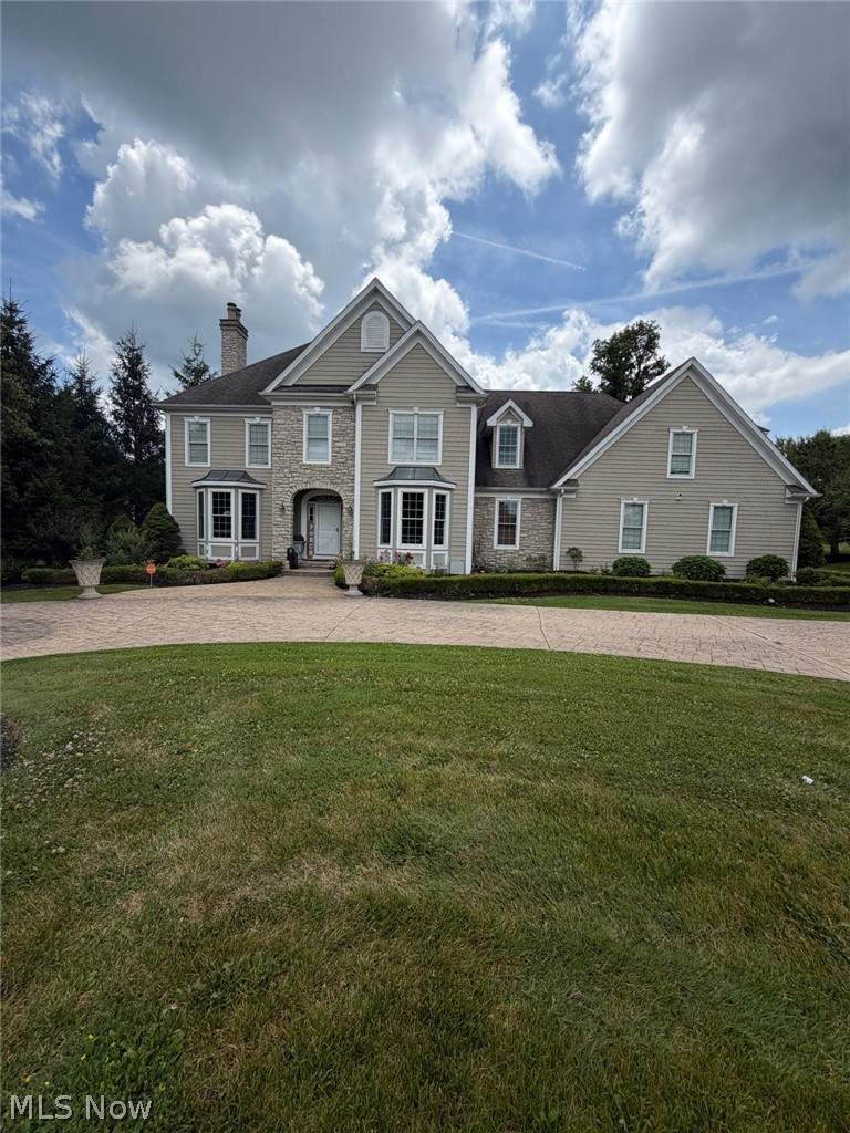 915 Creek View Drive - Photo 1