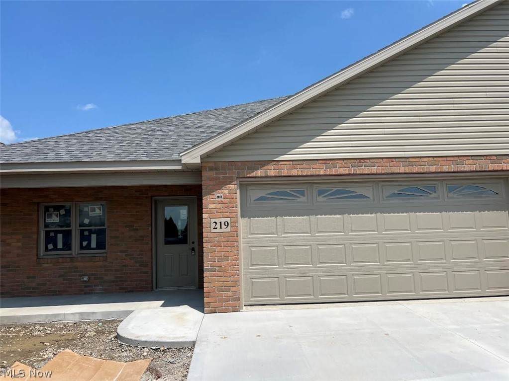 219 Pinehurst Drive - Photo 1