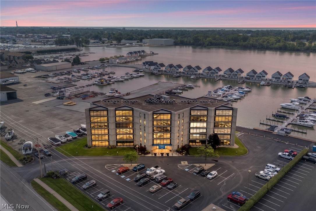 711 Lakeshore Drive - Photo 1