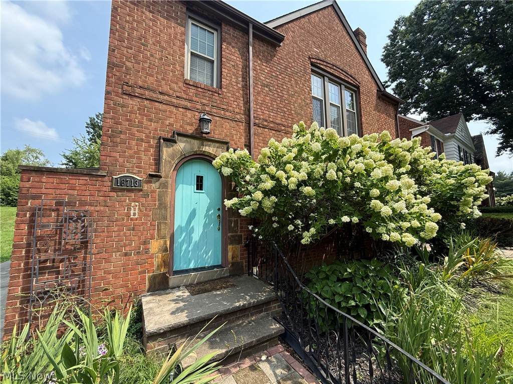 16713 Lomond Boulevard - Photo 1