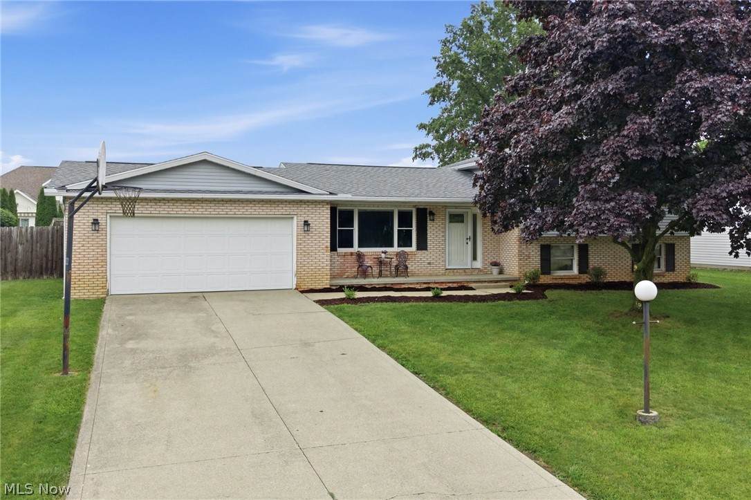 1046 Foxmoor Lane - Photo 1