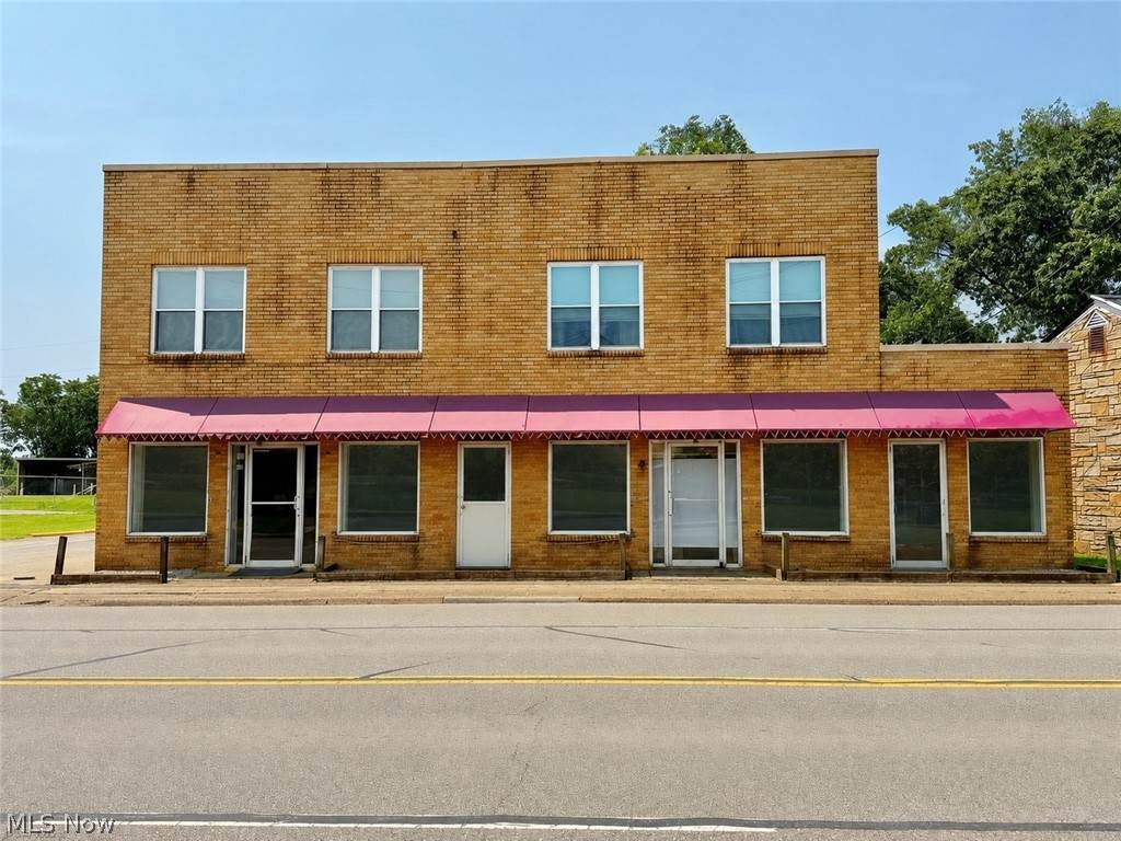 2007 Washington Blvd, Belpre, OH 45714-2031