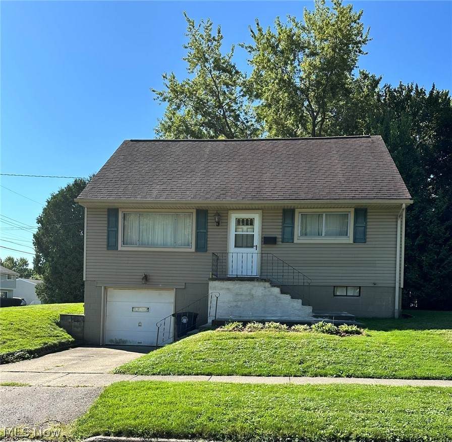 2424 Cooledge Avenue - Photo 1