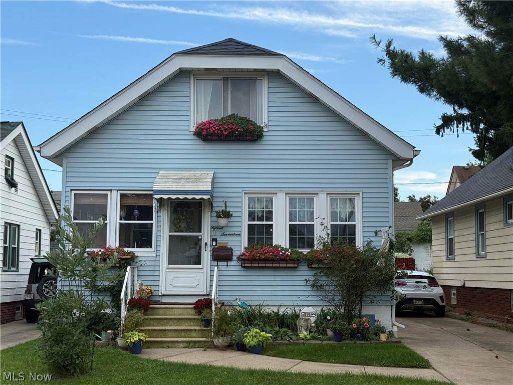 1517 Granby Avenue - Photo 1