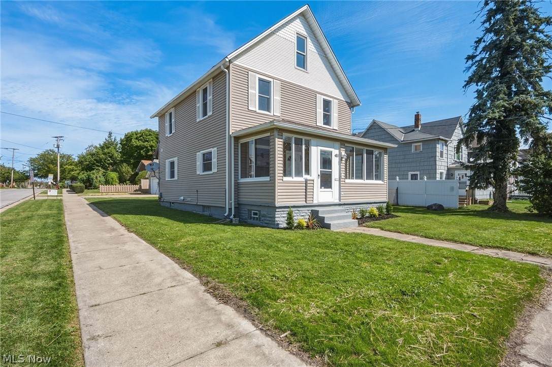 401 7th Street - Photo 1