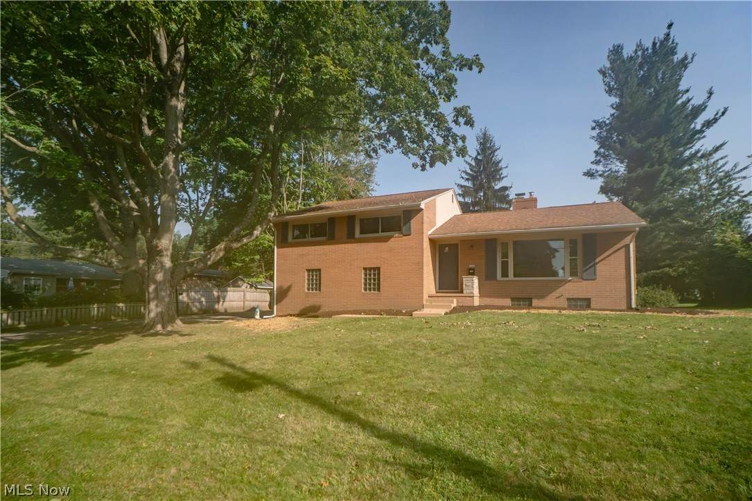 615 Summit Street - Photo 1