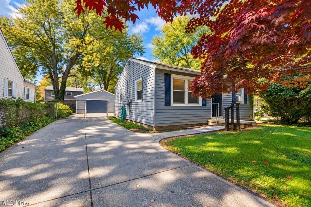 1136 Grand Avenue - Photo 1