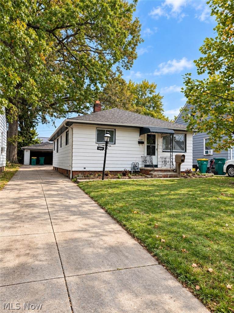14209 Brunswick Avenue - Photo 1