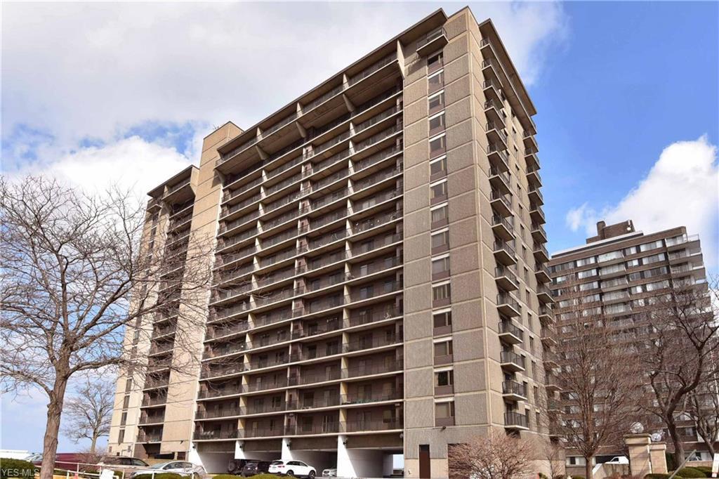 12500 Edgewater Dr - Photo 1